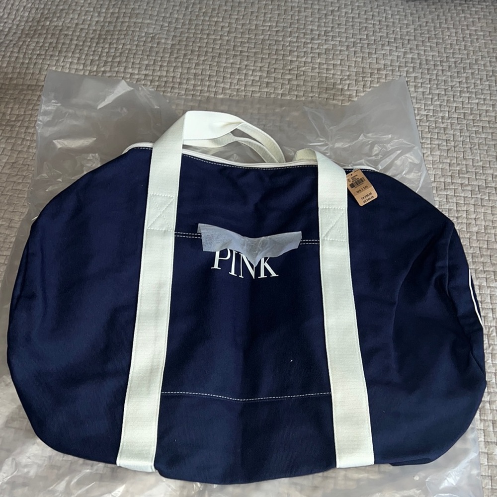 Victoria’s Secret PINK duffle. NWT!